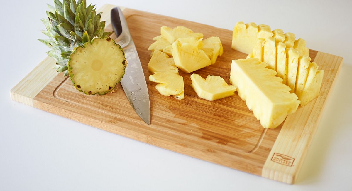 Cutting Class No. 1: How to Cut a Pineapple