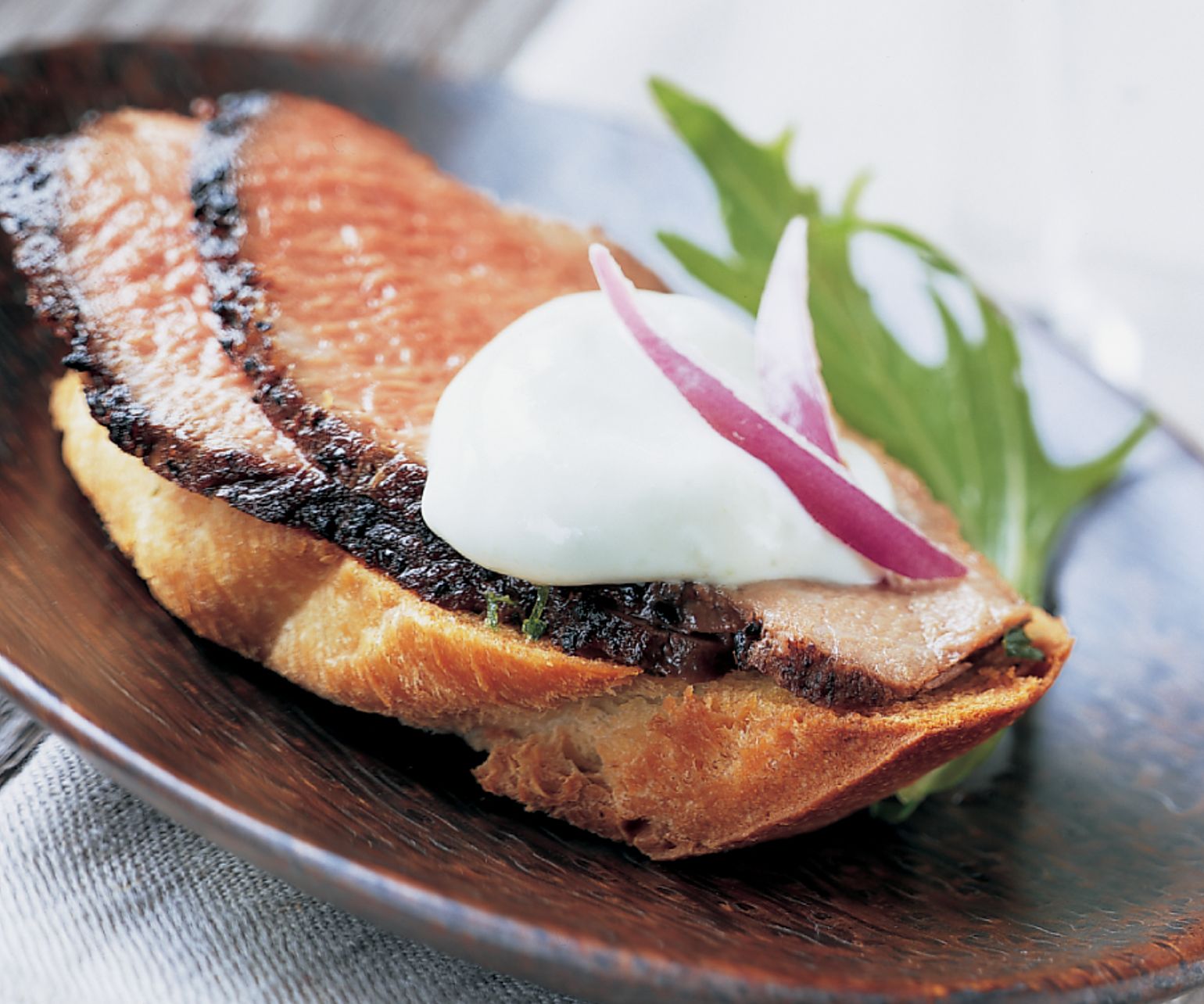 Grilled Sirloin Crostini with Wasabi Sour Cream