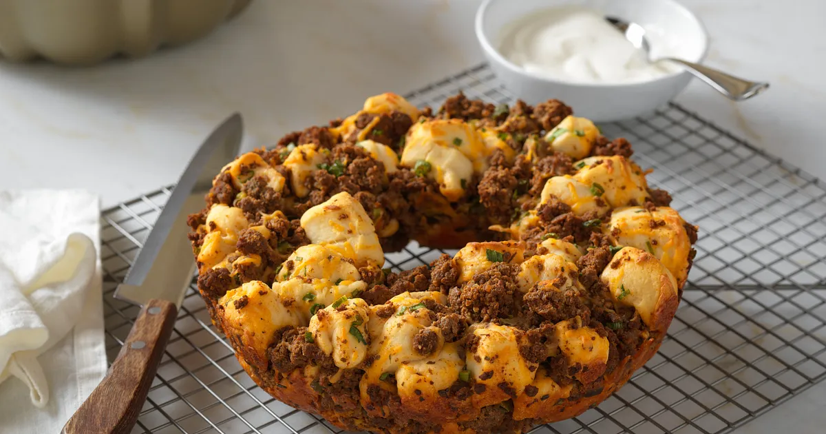 Beef Sausage and Cheddar Monkey Bread | Beef Loving Texans | Beef Loving Texans is your one-stop inf