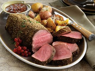 Porcini-Dusted Tenderloin with Wine Sauce