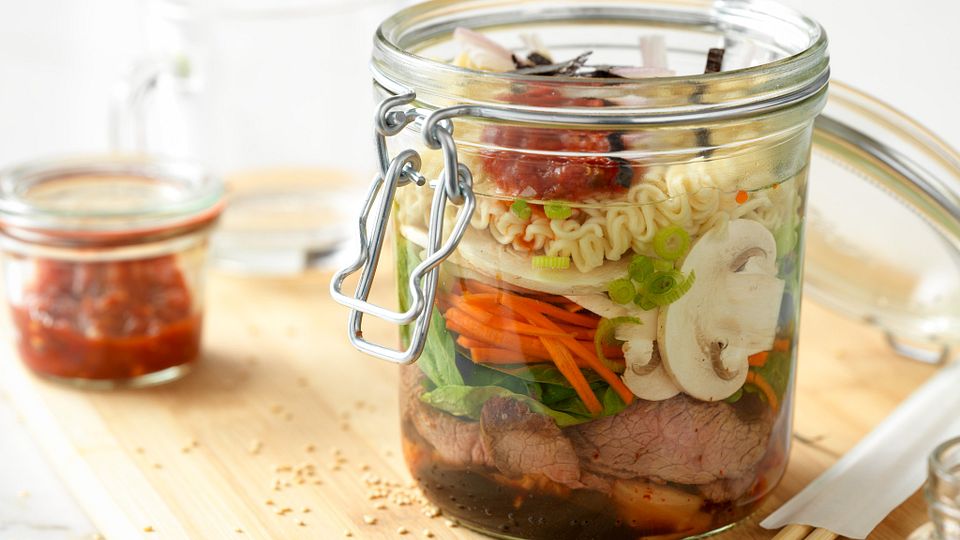 DIY Beef Ramen Noodle Jars