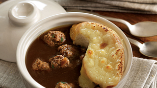 beefy-french-onion-soup beefy-french-onion-soup