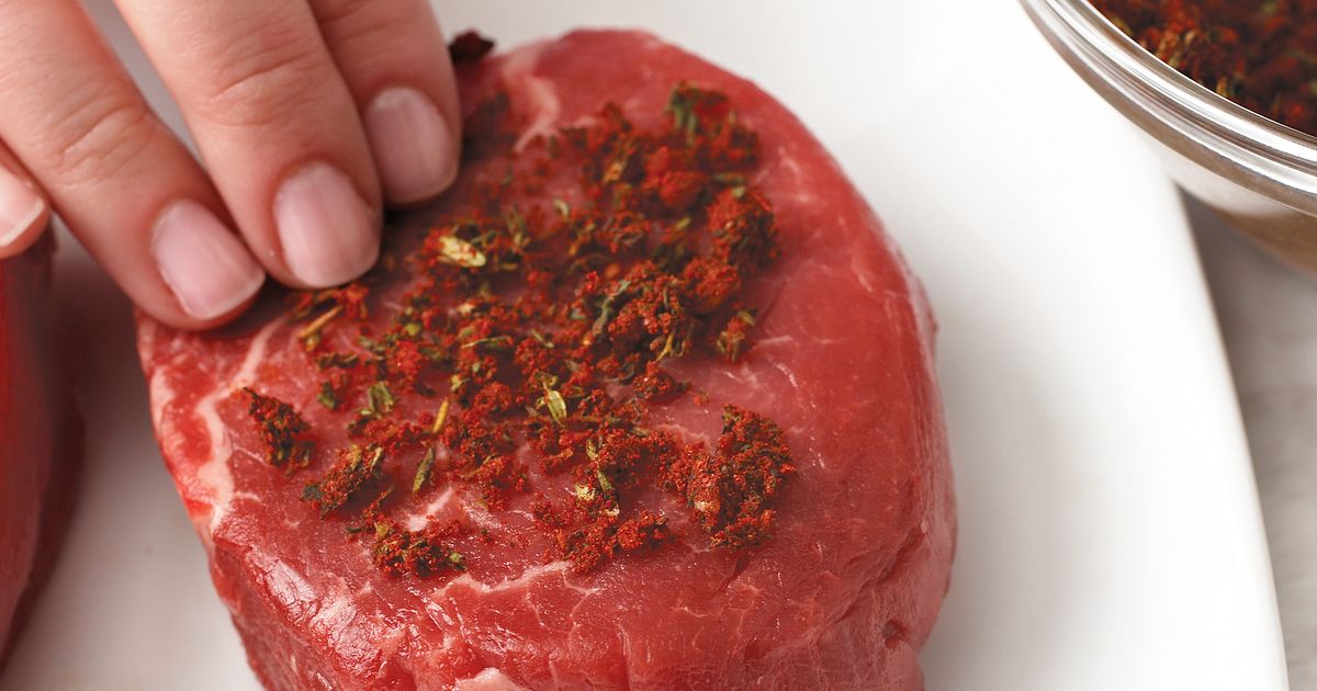 Garlic-Thyme Rubbed Beef Tenderloin Steaks | Beef Loving Texans | Beef Loving Texans is your one-sto