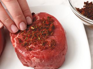 Garlic and Thyme Steak Rub