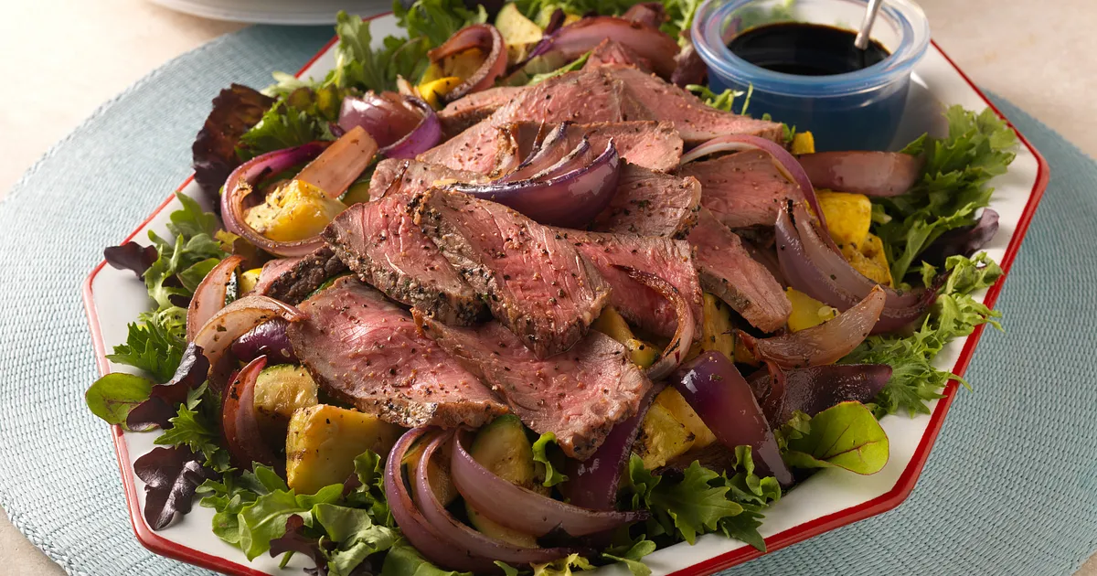 Grilled Beef, Summer Squash and Onion Salad | Beef Loving Texans | Beef Loving Texans is your one-st