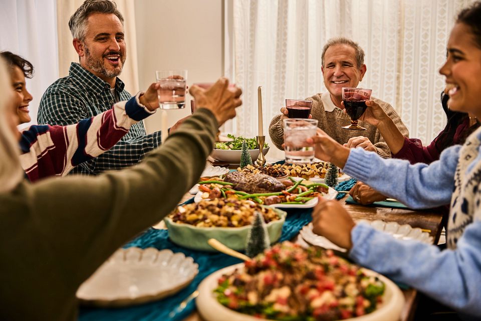 Holiday Dining_FY27