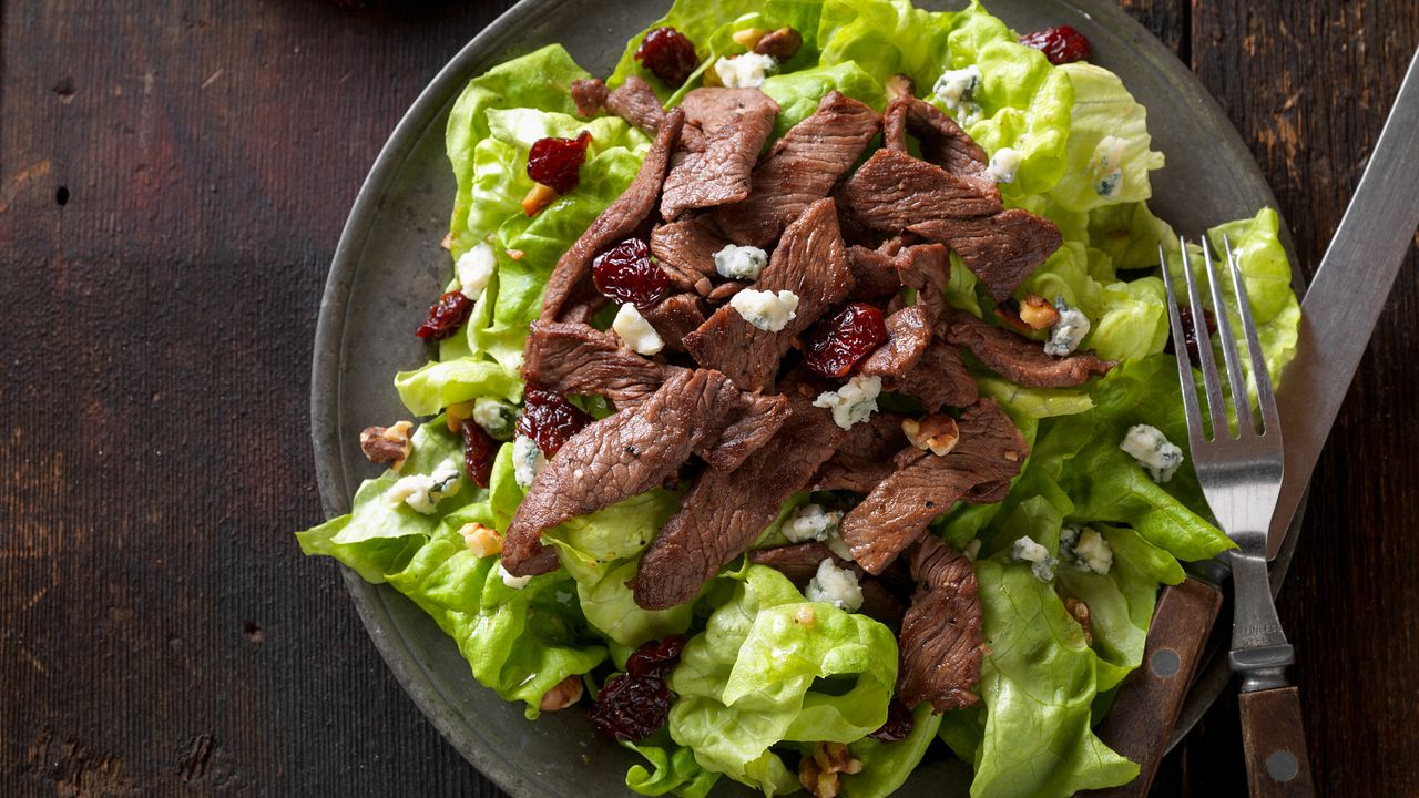 Beef Steak Salad With Dried Cherries