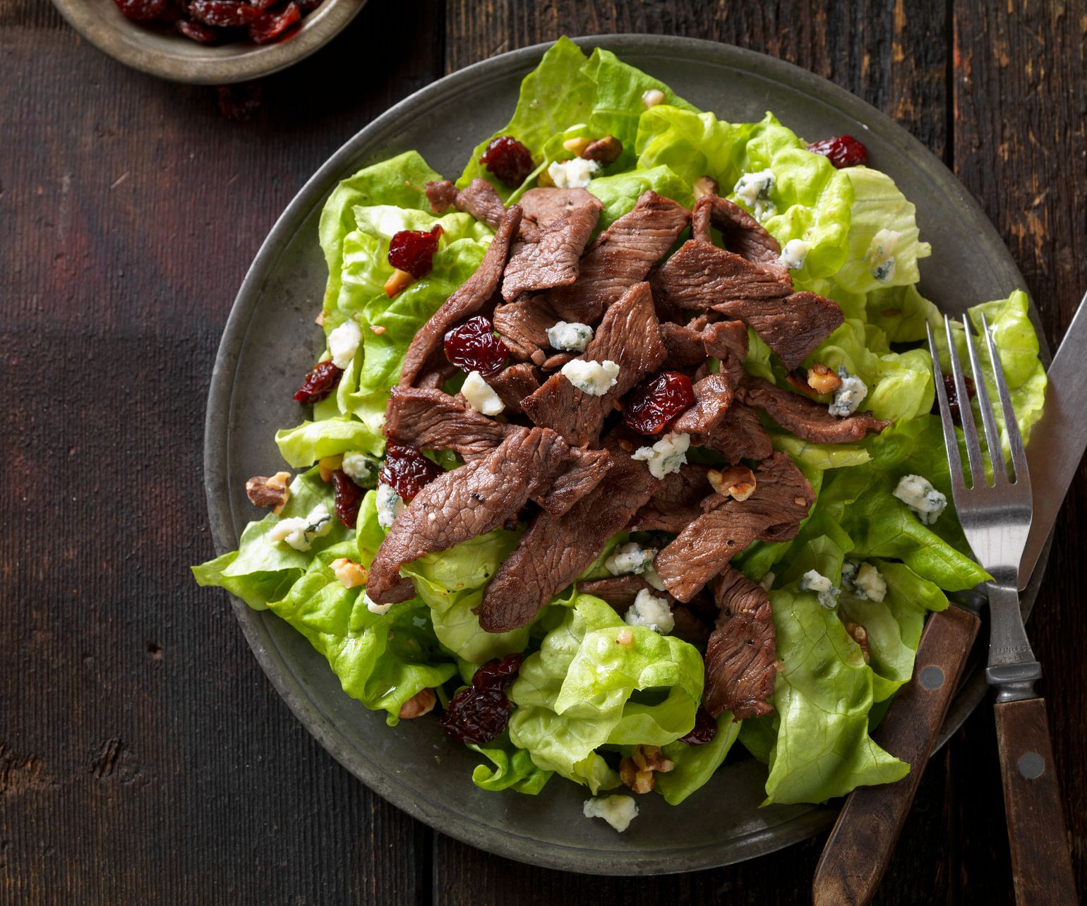 Beef Steak Salad with Dried Cherries