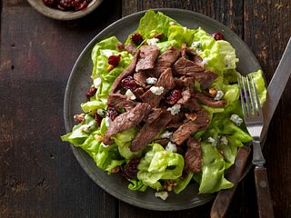 Beef Steak Salad with Dried Cherries