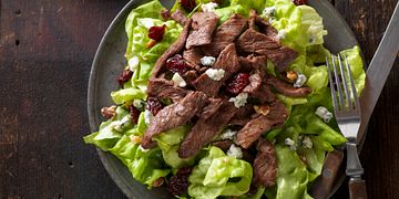 Beef Steak Salad With Dried Cherries