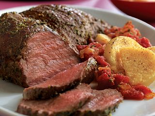 Pesto-Rubbed Tri-Tip Roast with Warm Tomato Sauce