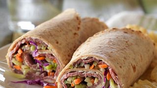 Roast Beef &amp; Veggie Wraps