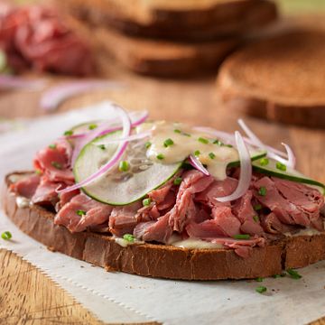 Open-Faced Roast Beef & Summer Vegetables