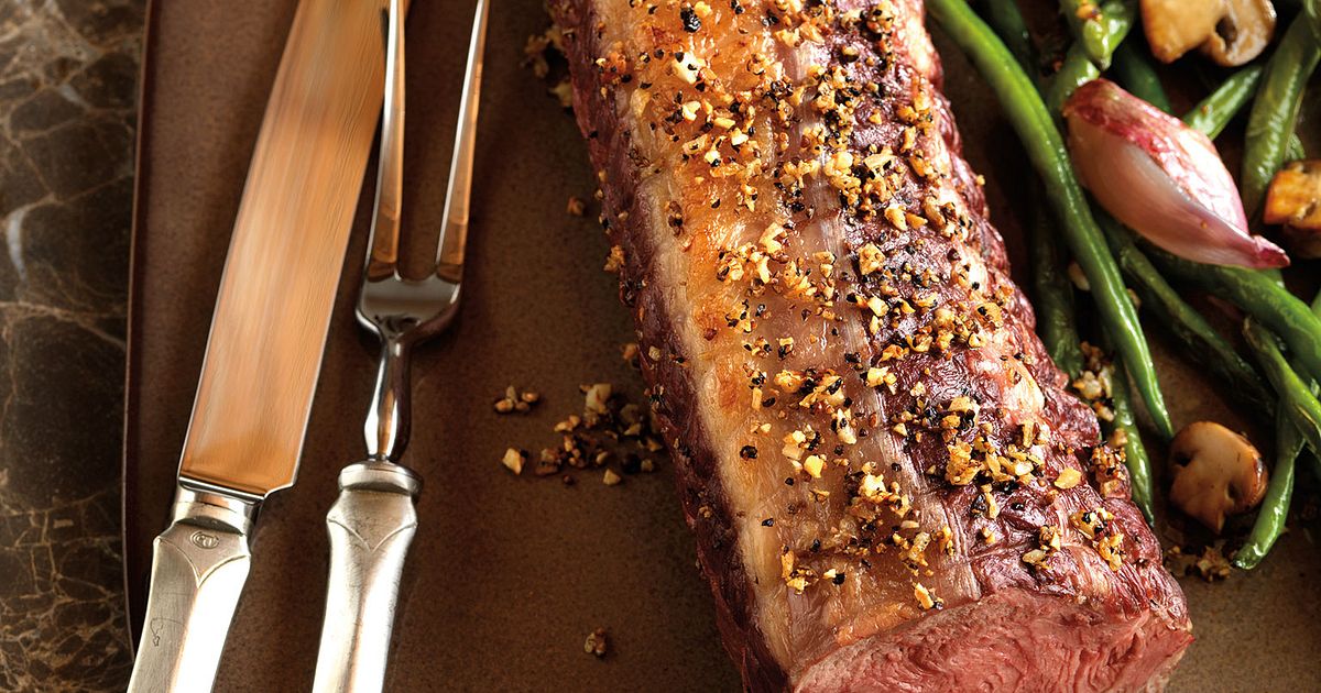 Garlic-Pepper Top Loin Petite Roast with Roasted Green Beans & Mushrooms | Beef Loving Texans | Beef