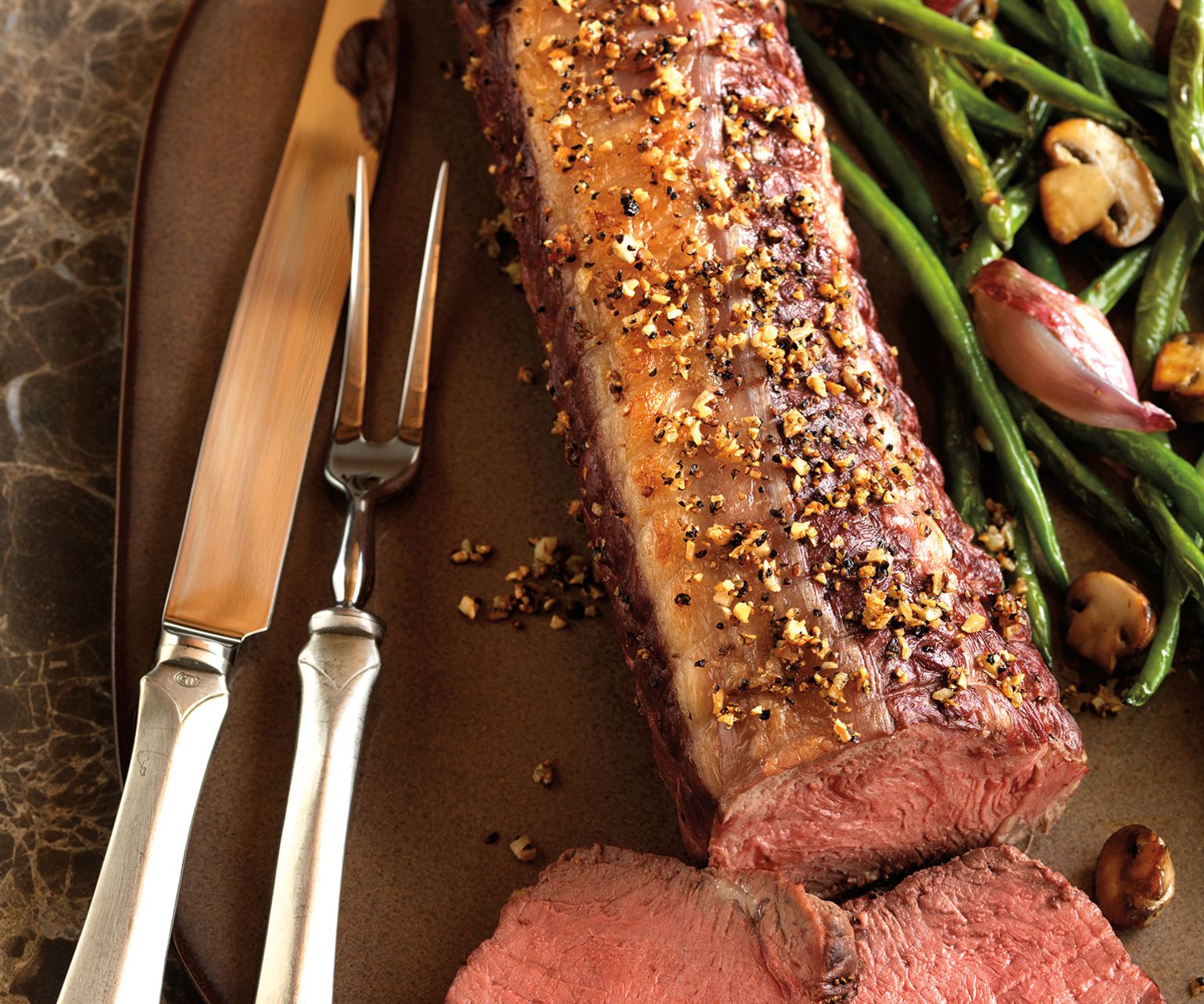 Garlic-Pepper Top Loin Petite Roast with Roasted Green Beans & Mushrooms