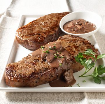 top-loin-steaks-with-red-wine-sauce-horizontal.tif