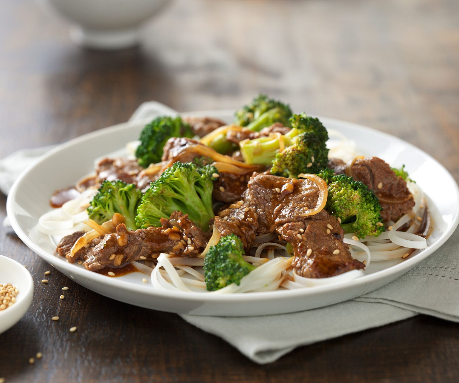 Asian Beef and Broccoli Noodle Bowl