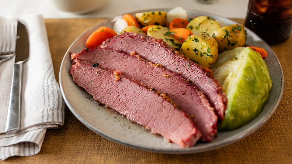 Classic Corned Beef with Cabbage & Potatoes
