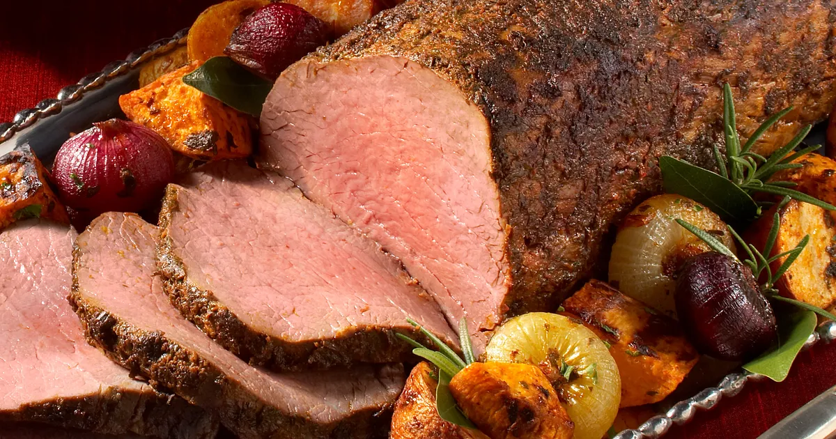 Smoky Paprika Rubbed Beef Tenderloin with Roasted Root Vegetables | Beef Loving Texans | Beef Loving