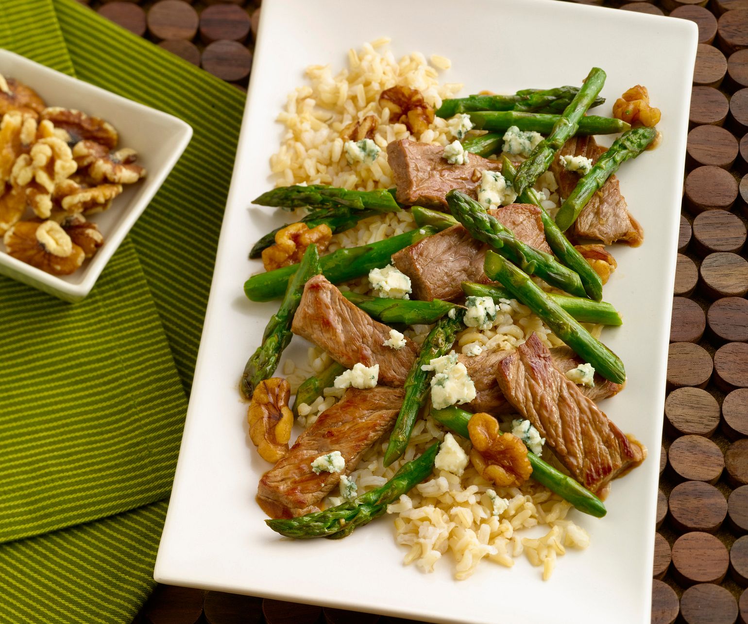 Steak, Asparagus & Walnut Stir-Fry