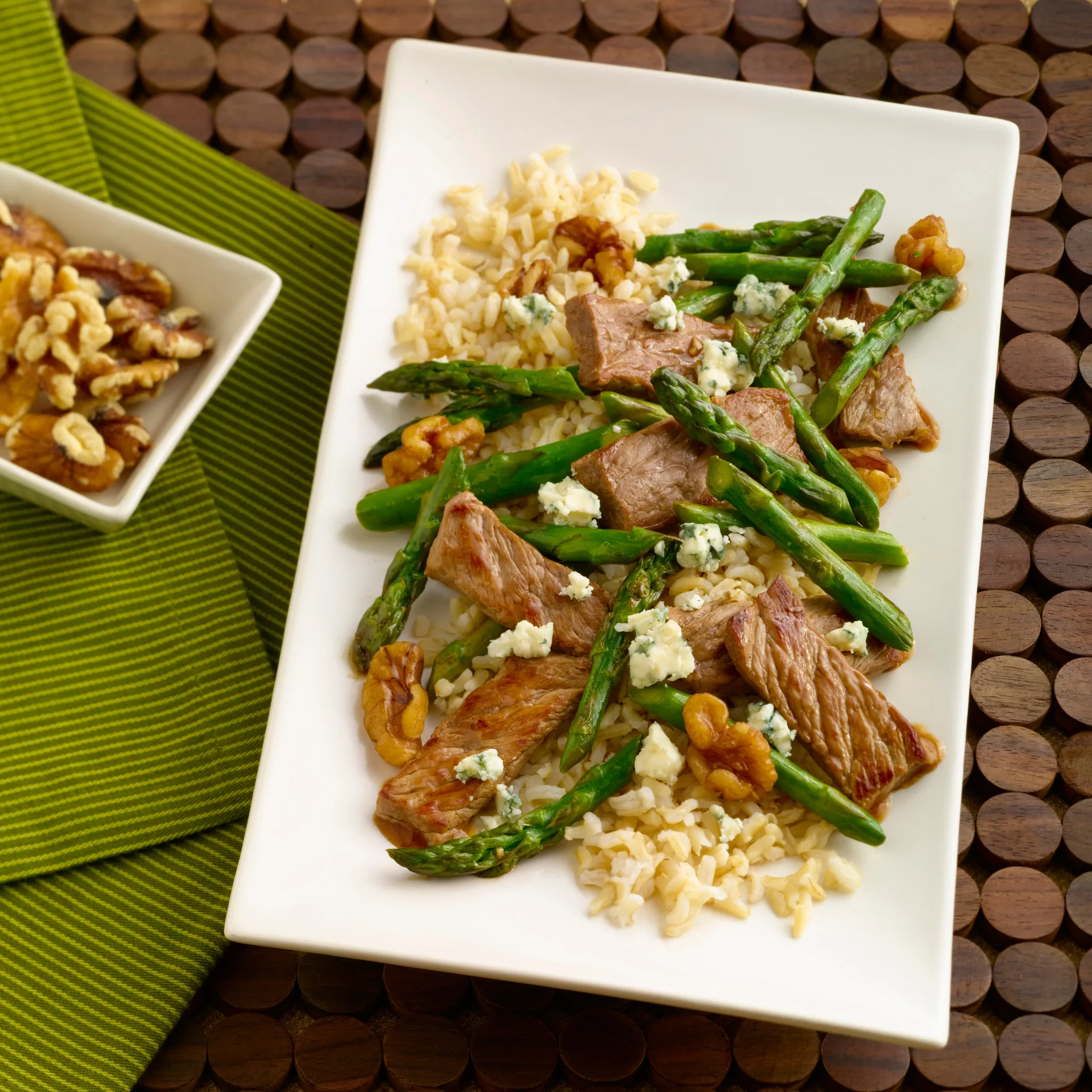 Steak, Asparagus & Walnut Stir-Fry