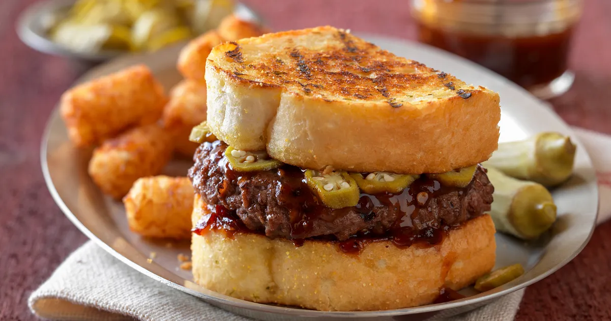 Barbecue Chipotle Burgers | Beef Loving Texans | Beef Loving Texans is your one-stop information cen
