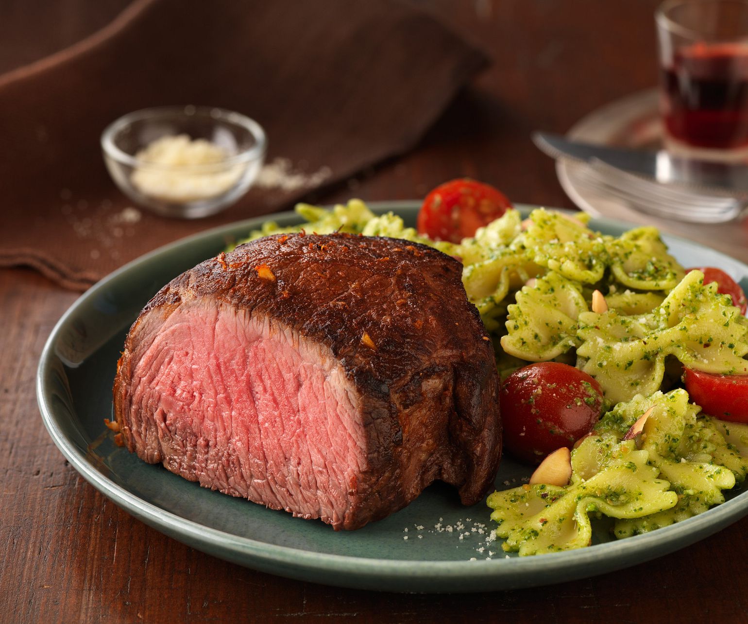 Top Sirloin Filets with Spinach-Lemon Pesto Pasta