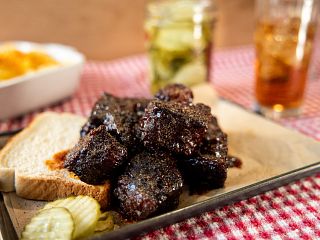 Burnt Ends with Mac and Cheese