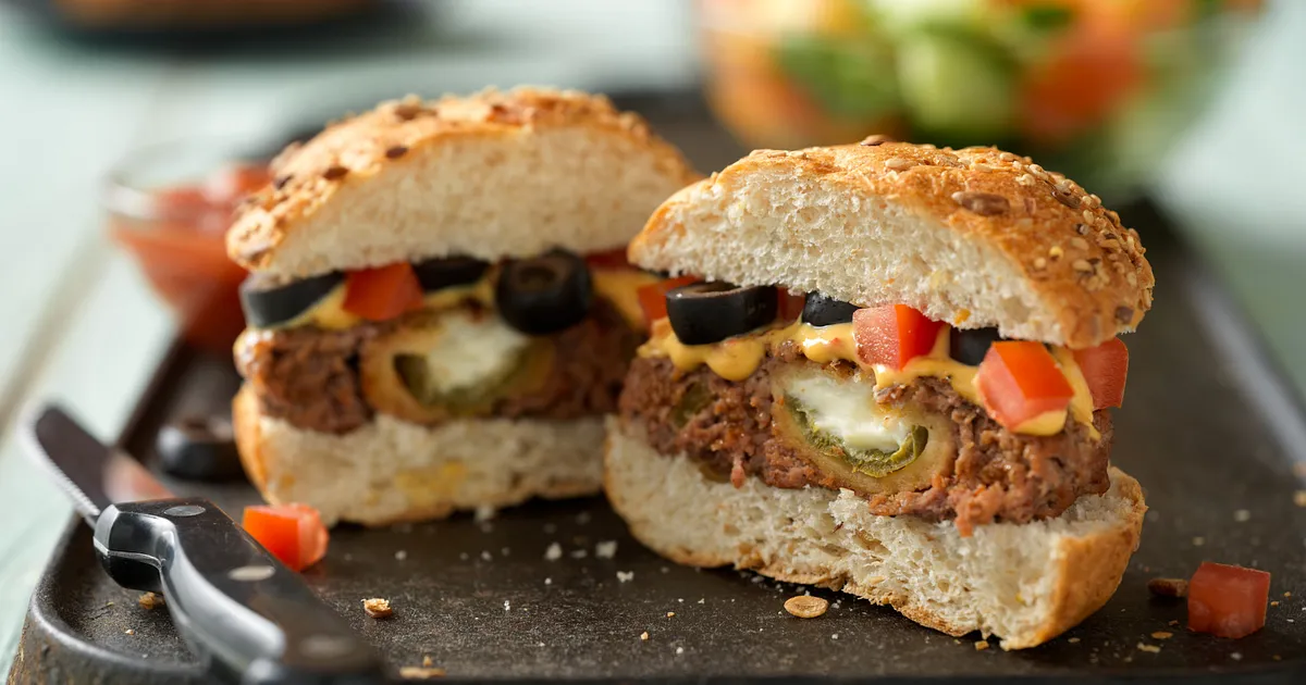 Cheesy Jalapeño Burgers | Beef Loving Texans | Beef Loving Texans is your one-stop information cente