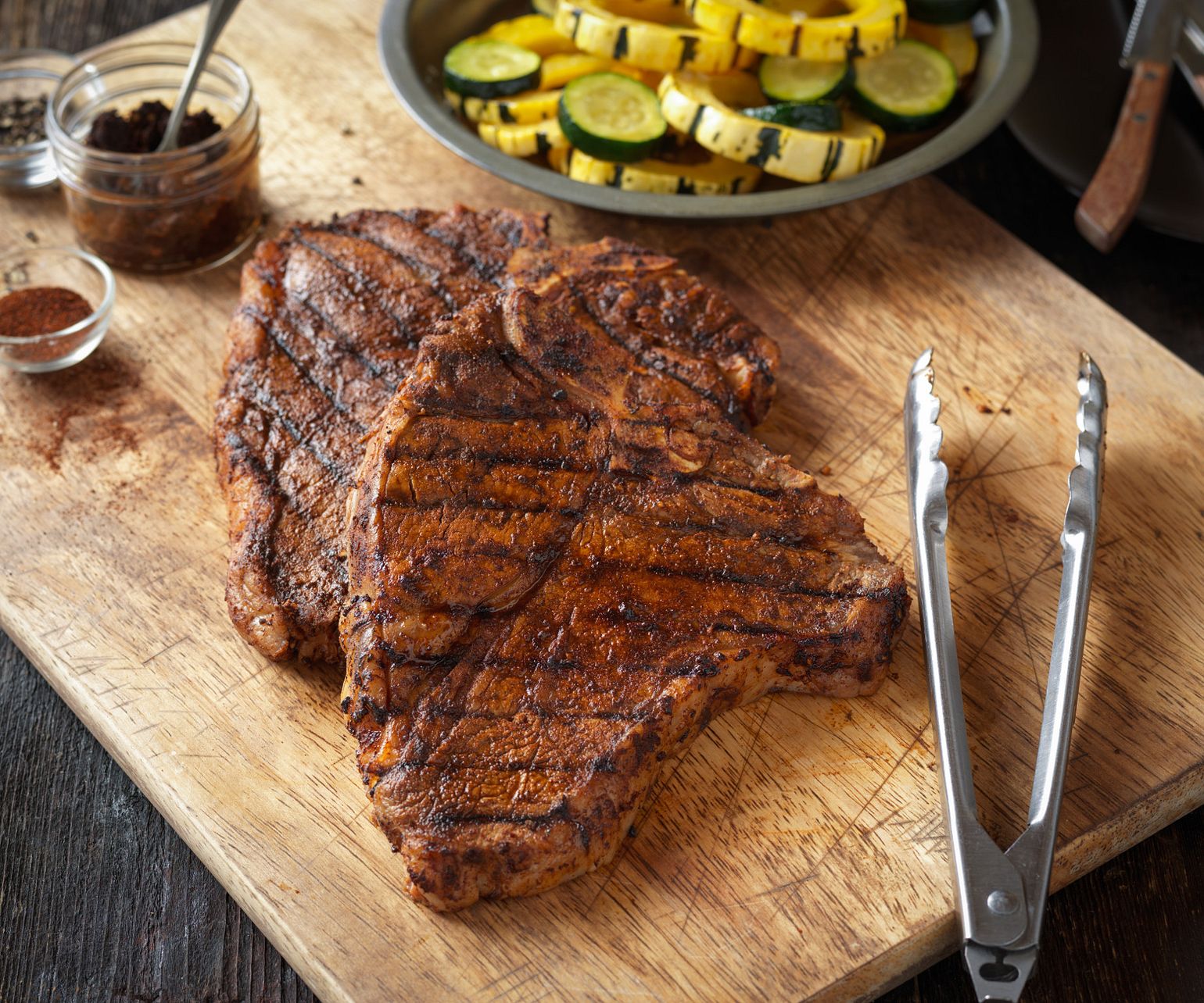 Preparing t outlet bone steak