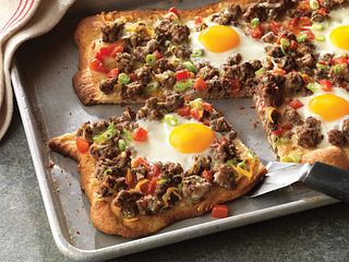 Beef Breakfast Pizza Ole