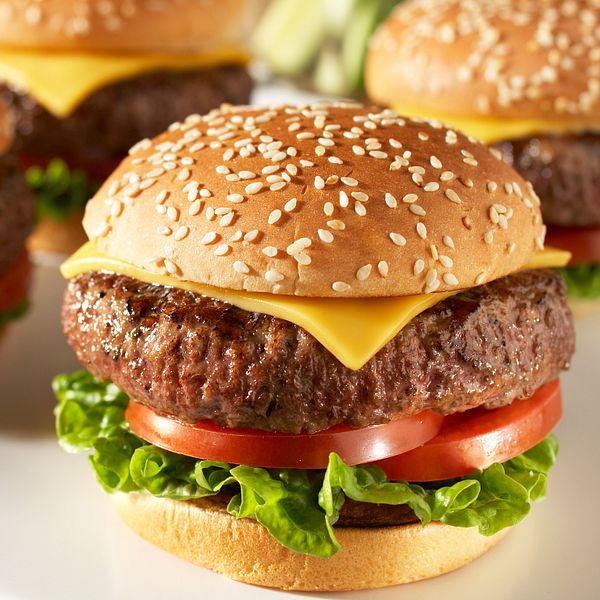 classic-beef-cheeseburgers-vertical