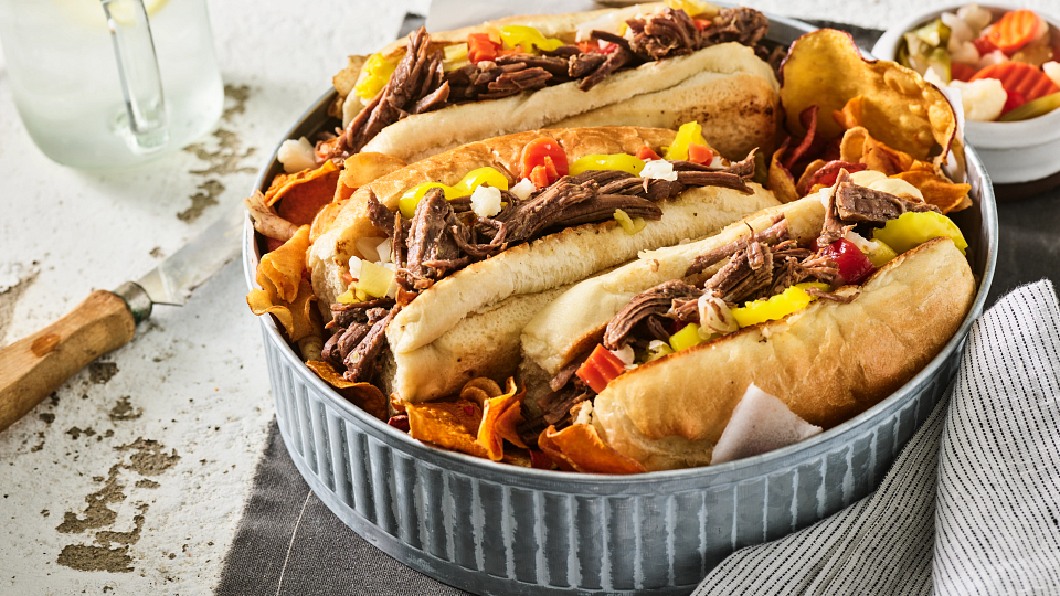 Slow Cooker Italian Beef Sandwich