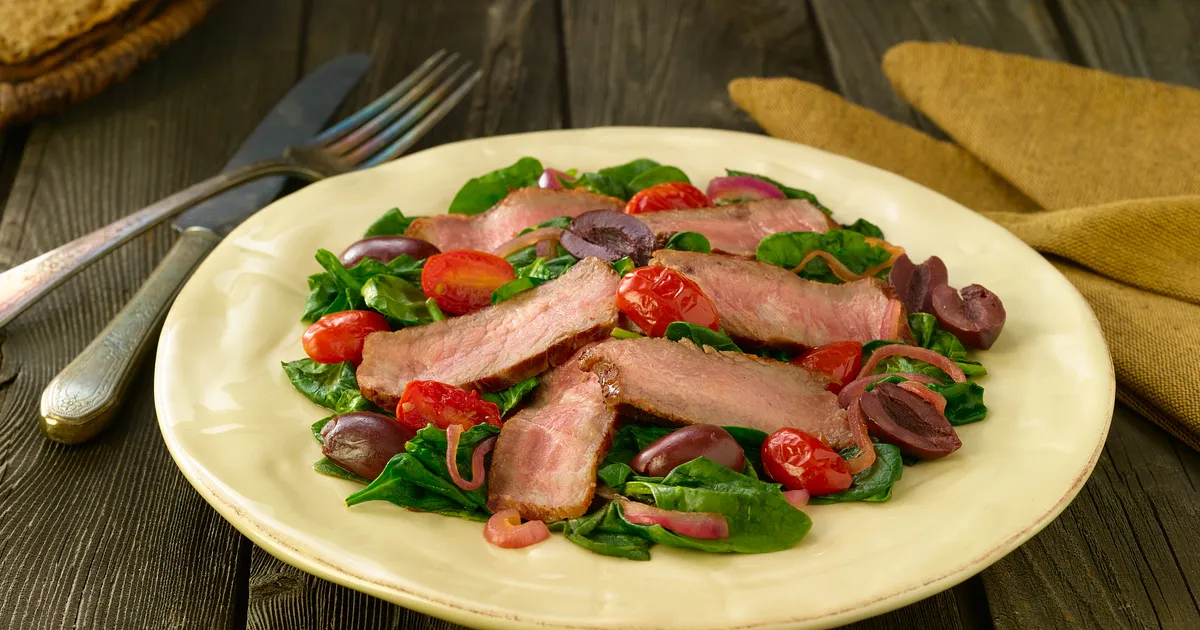 Garlic Steak with Warm Spinach | Beef Loving Texans | Beef Loving Texans is your one-stop informatio