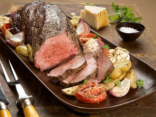 Tenderloin & Garlic-Roasted Vegetables