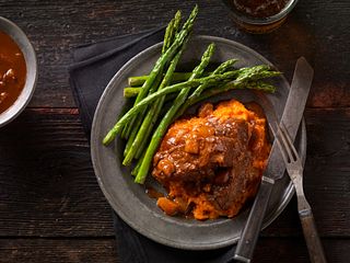 Slow Cooker Beef Short Ribs with Ginger-Mango Barbecue Sauce