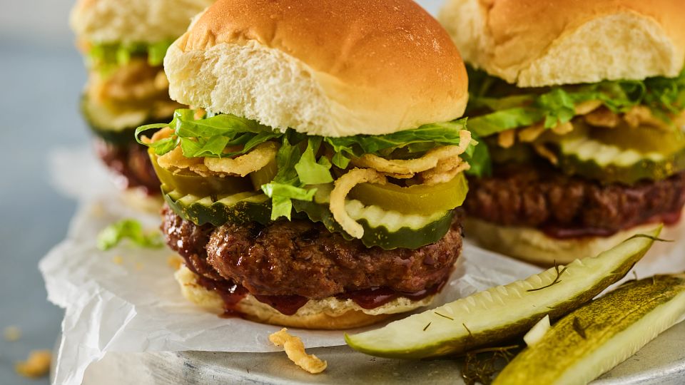 Grillo’s Pickles® & Kings Hawaiian Western Sliders