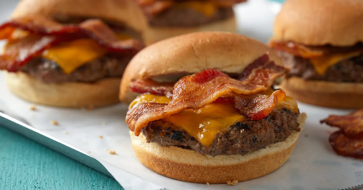 Maplewood-Smoked Bacon Beer Burgers | Beef Loving Texans | Beef Loving Texans is your one-stop infor