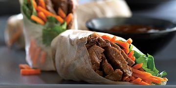 Beef Spring Rolls with Carrots and Cilantro
