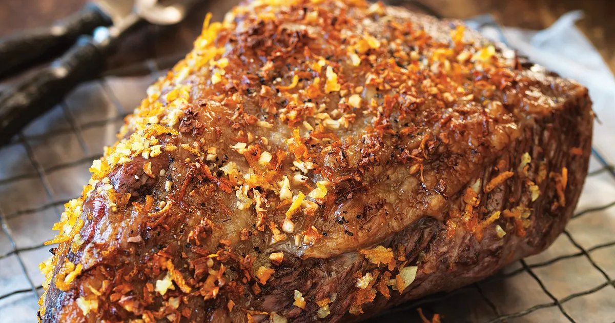 Pepper & Orange-Rubbed Beef Roast with Balsamic Beets | Beef Loving Texans | Beef Loving Texans is y