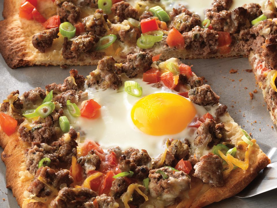 Beef Breakfast Pizza Olé