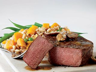 Bistro-Style Filet Mignon with Champagne Pan Sauce