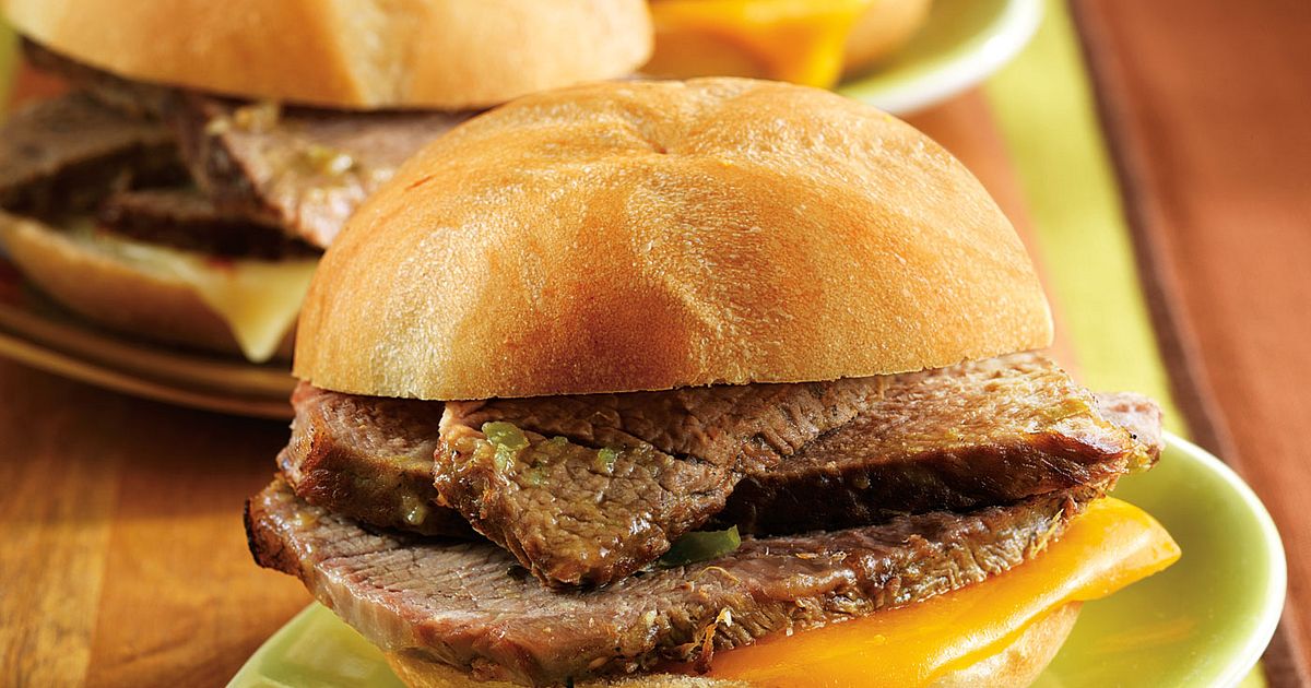 Tomatillo Salsa Beef Mini Sandwiches | Beef Loving Texans | Beef Loving Texans is your one-stop info