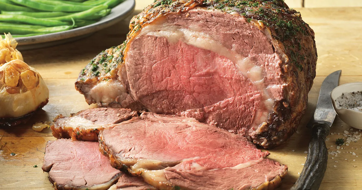 Peppered Rib Roast with Roasted Garlic Sauce | Beef Loving Texans | Beef Loving Texans is your one-s