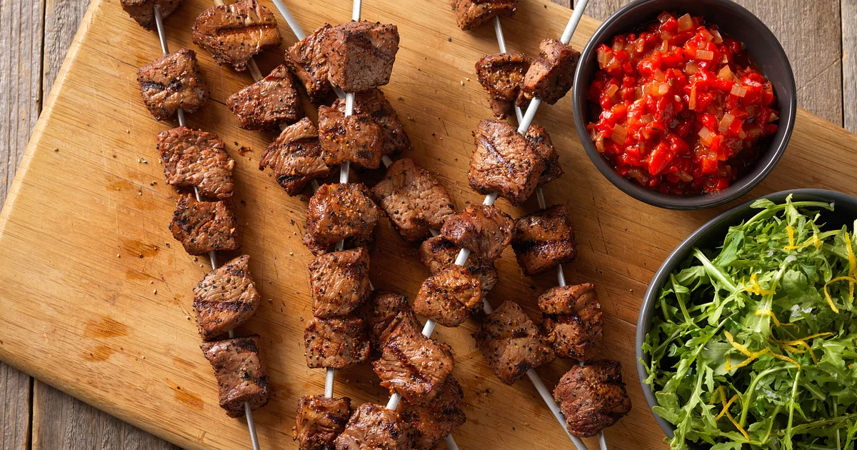Beef Sirloin Kabobs with Roasted Red Pepper Dipping Sauce | Beef Loving Texans | Beef Loving Texans 