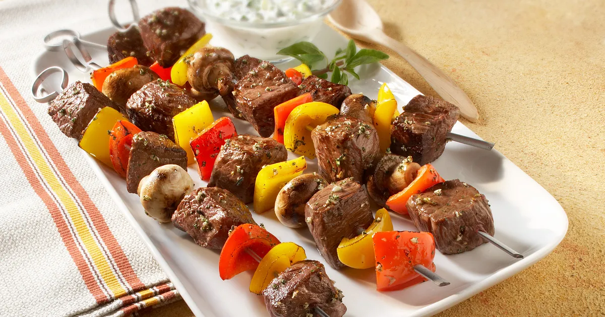 Beef, Sweet Peppers and Mushroom Kabobs with Cucumber-Yogurt Sauce | Beef Loving Texans | Beef Lovin
