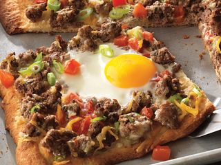 Beef Breakfast Pizza Olé