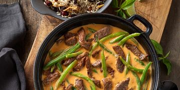 Beef Curry with Fruit and Almond Rice