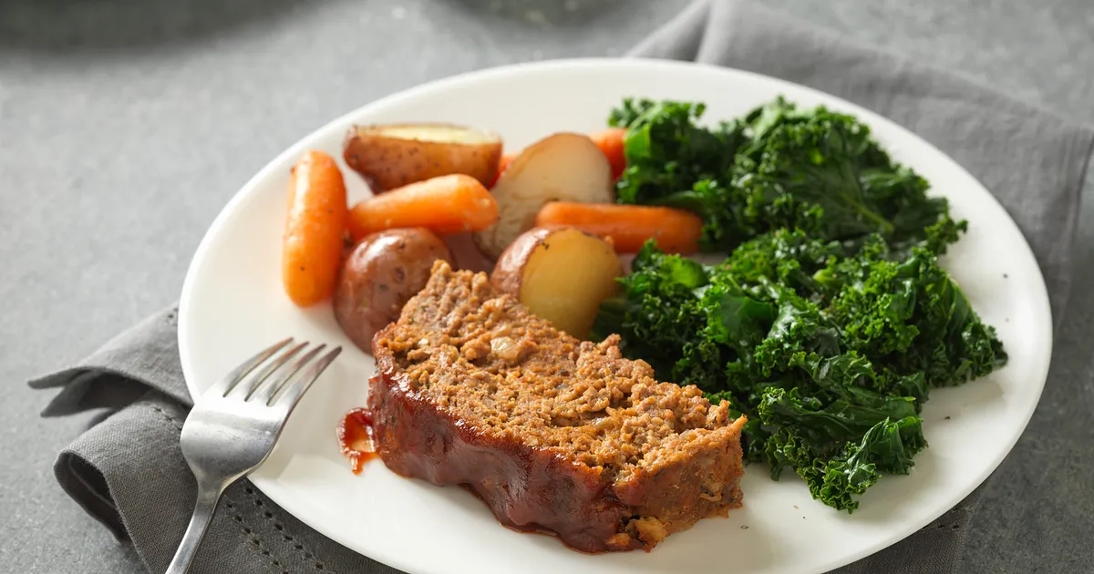 Slow-Cooker Beef Meatloaf & Vegetables | Beef Loving Texans | Beef Loving Texans is your one-stop in