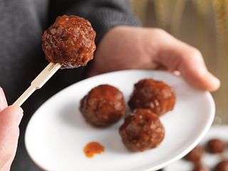 Mini Meatball Appetizers with Apricot Dipping Sauce